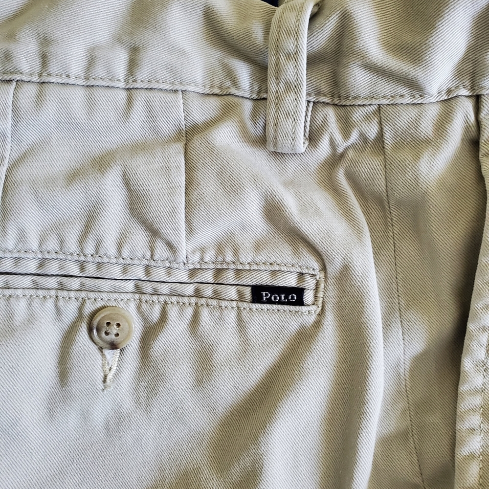 Polo - Picture 2 of 6